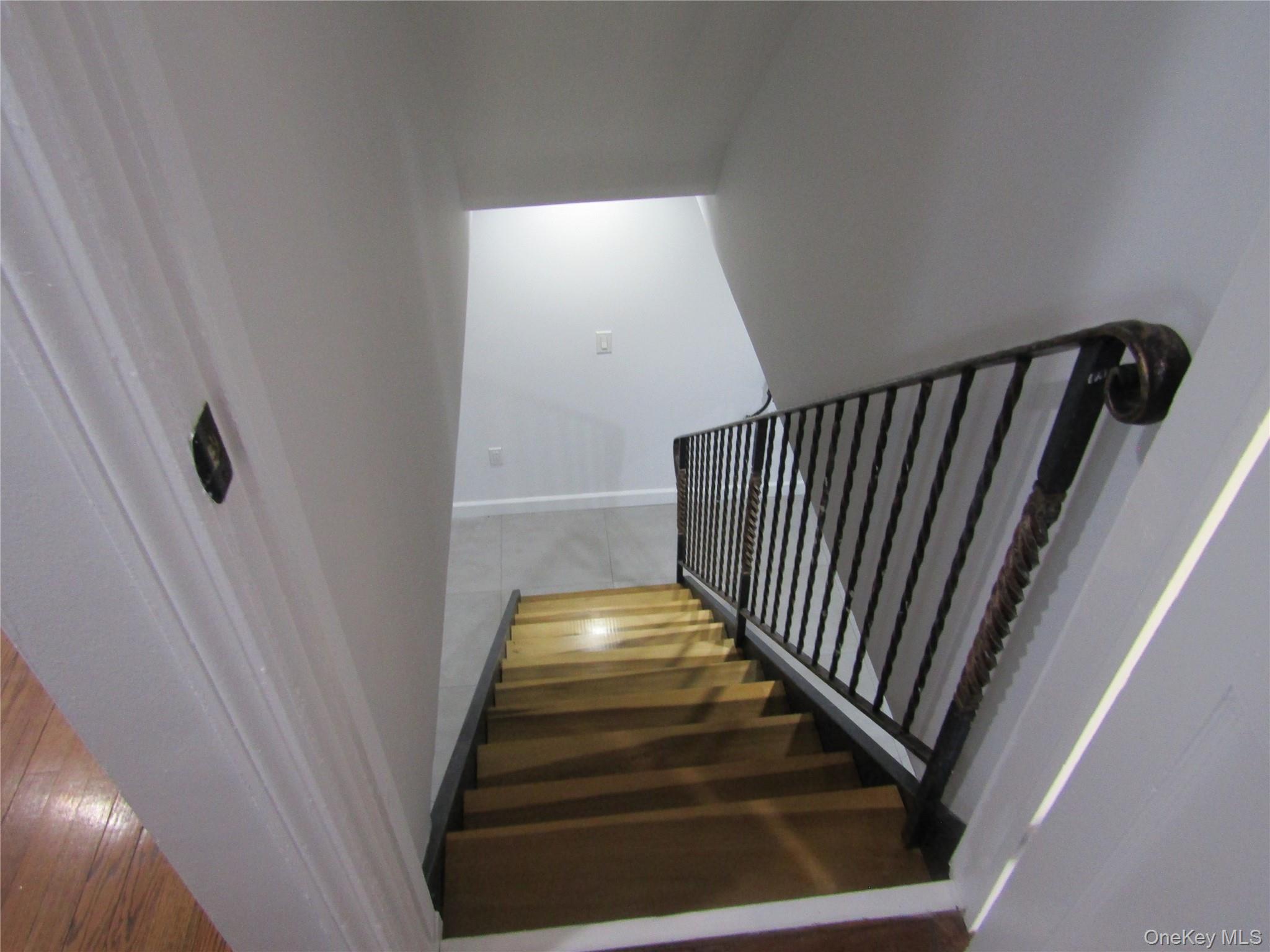 #18 photo, 321 Redmont Road, West Hempstead , NY 11552