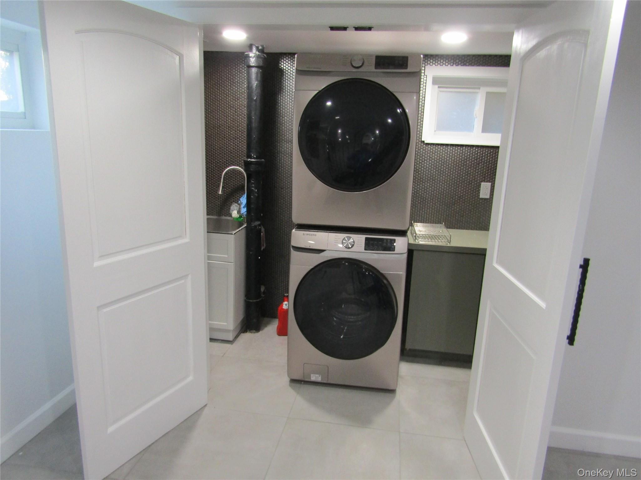 #19 photo, 321 Redmont Road, West Hempstead , NY 11552