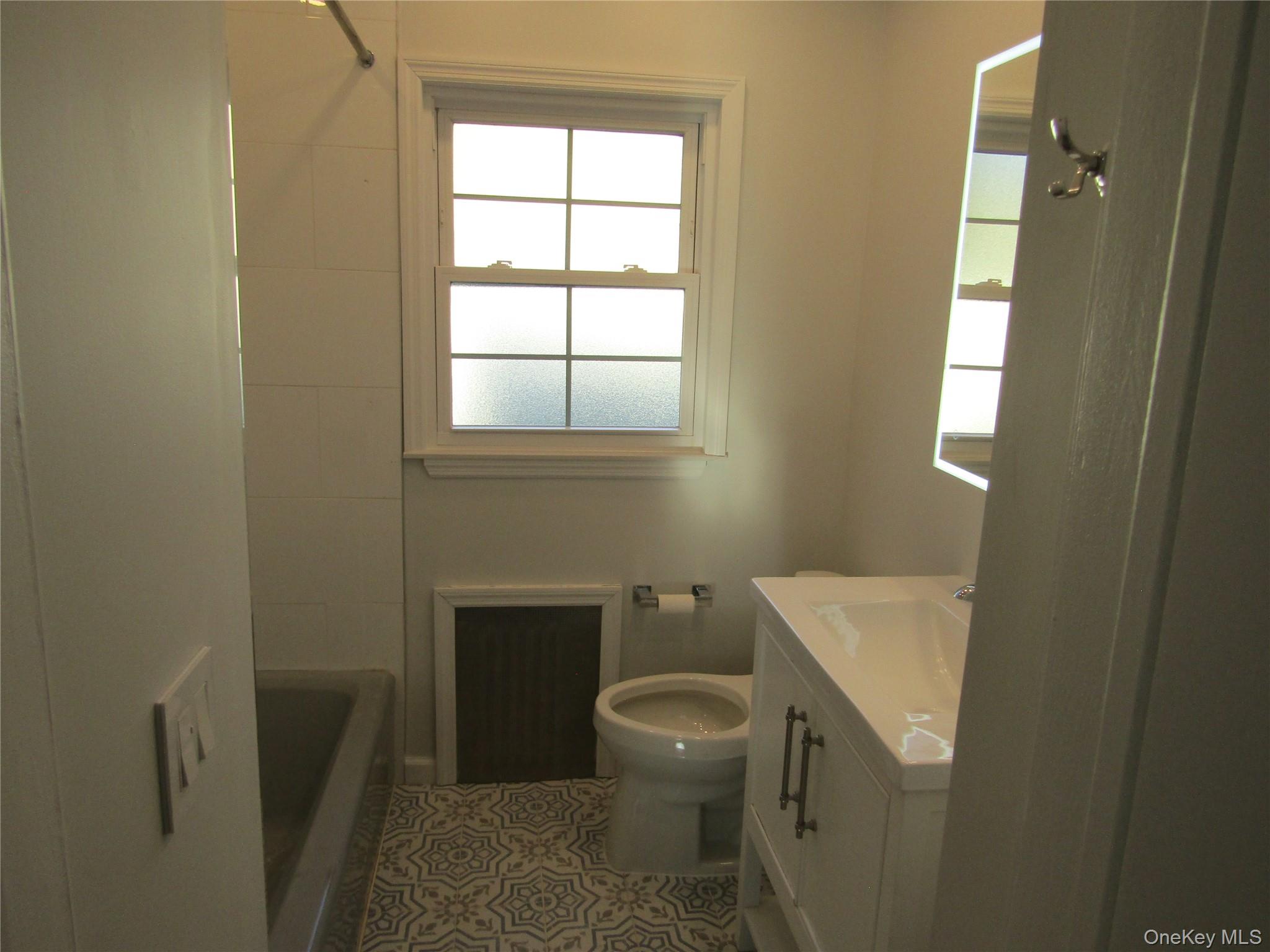 #7 photo, 321 Redmont Road, West Hempstead , NY 11552