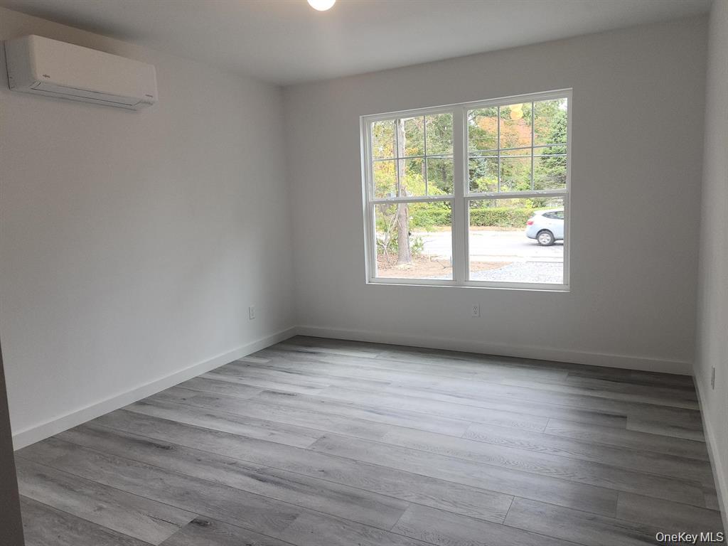 #11 photo, 510 Neighborhood Road, 東長島 Shirley , NY 11967