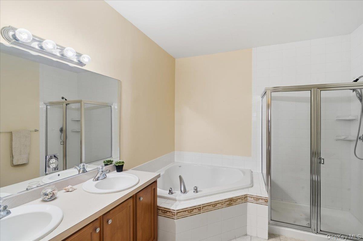 #11 photo, 55 Tiffany Way, Nesconset , NY 11767