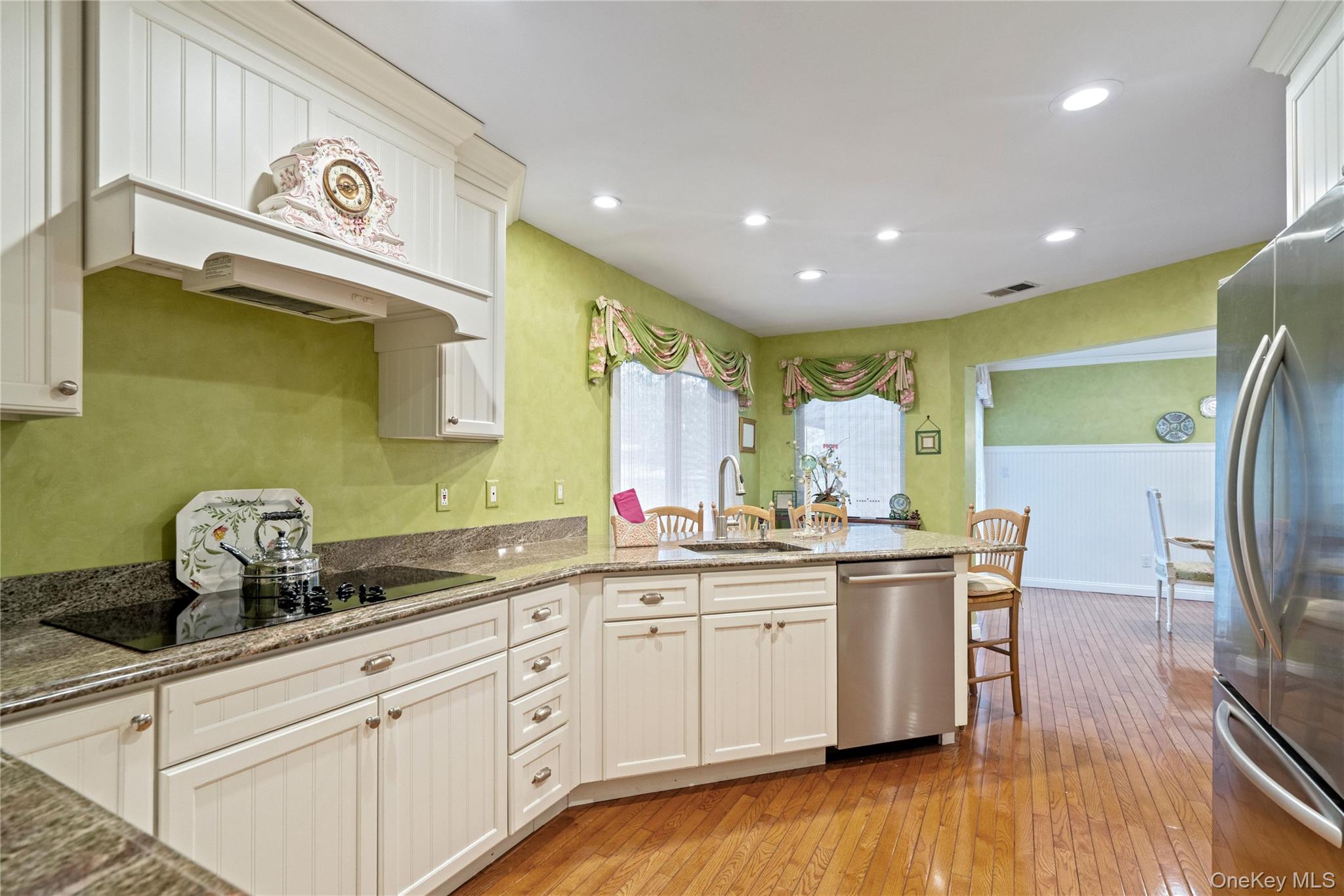 #11 photo, 260 Vista Drive, Jericho , NY 11753