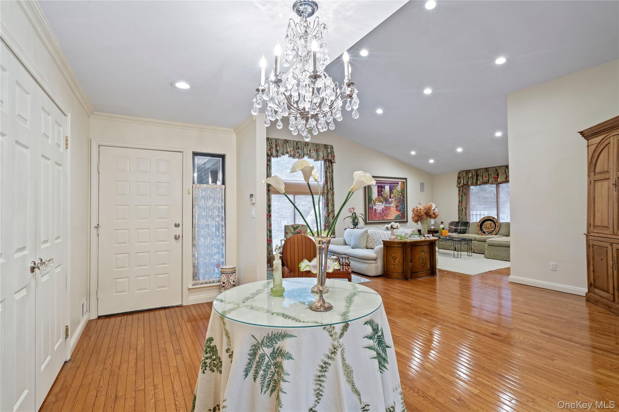 #2 photo, 260 Vista Drive, Jericho , NY 11753