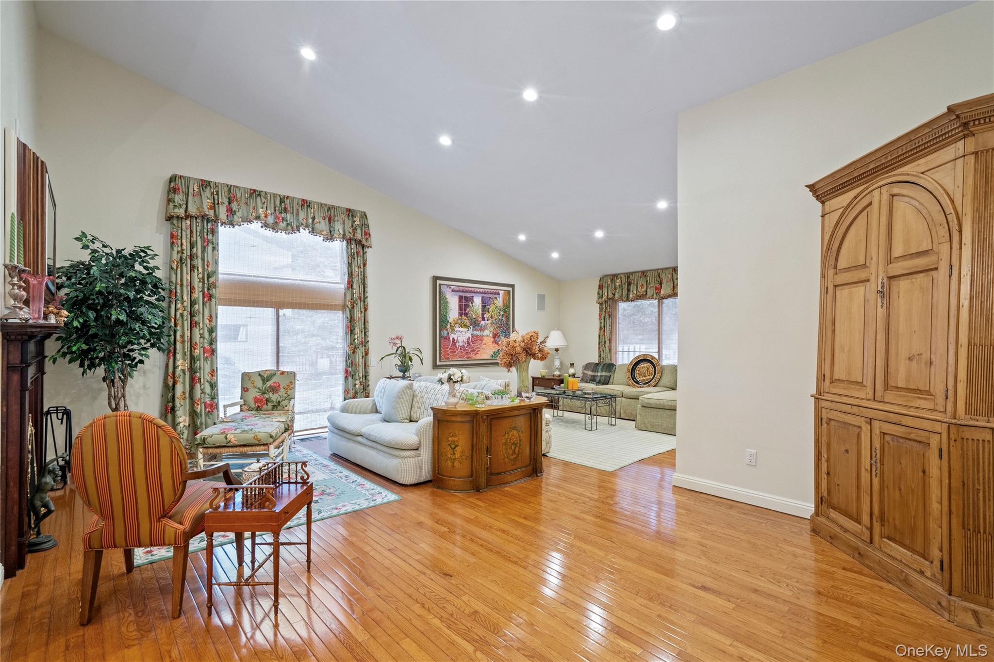 #4 photo, 260 Vista Drive, Jericho , NY 11753