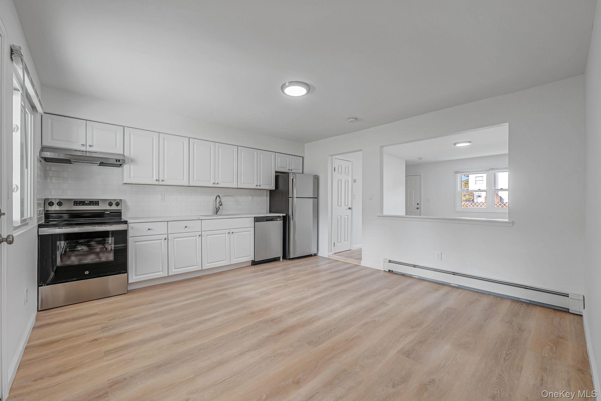 #4 photo, 54 Evergreen Street, سوفولك West Babylon , NY 11704