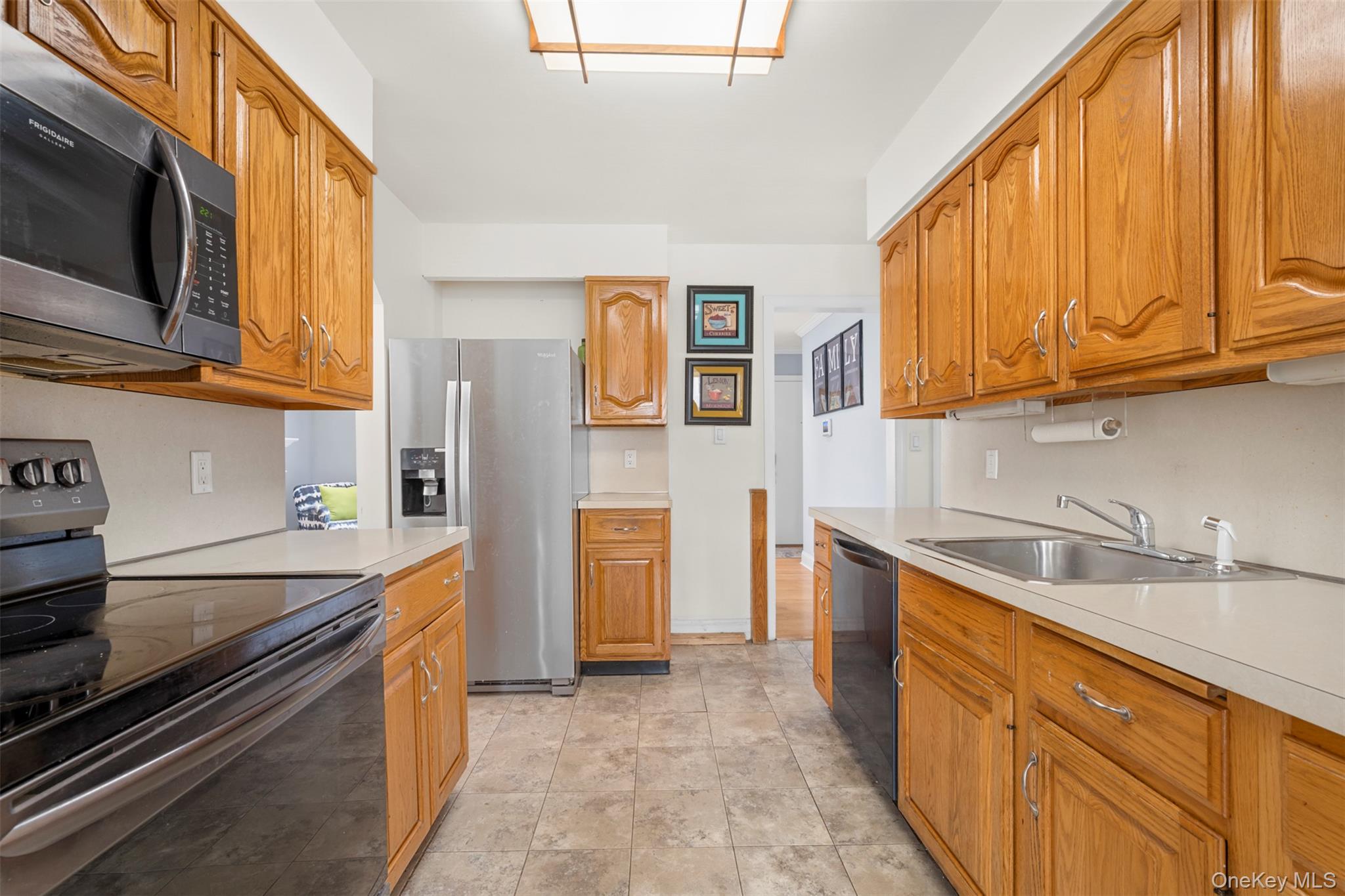 #11 photo, 96 East Avenue, Freeport , NY 11520