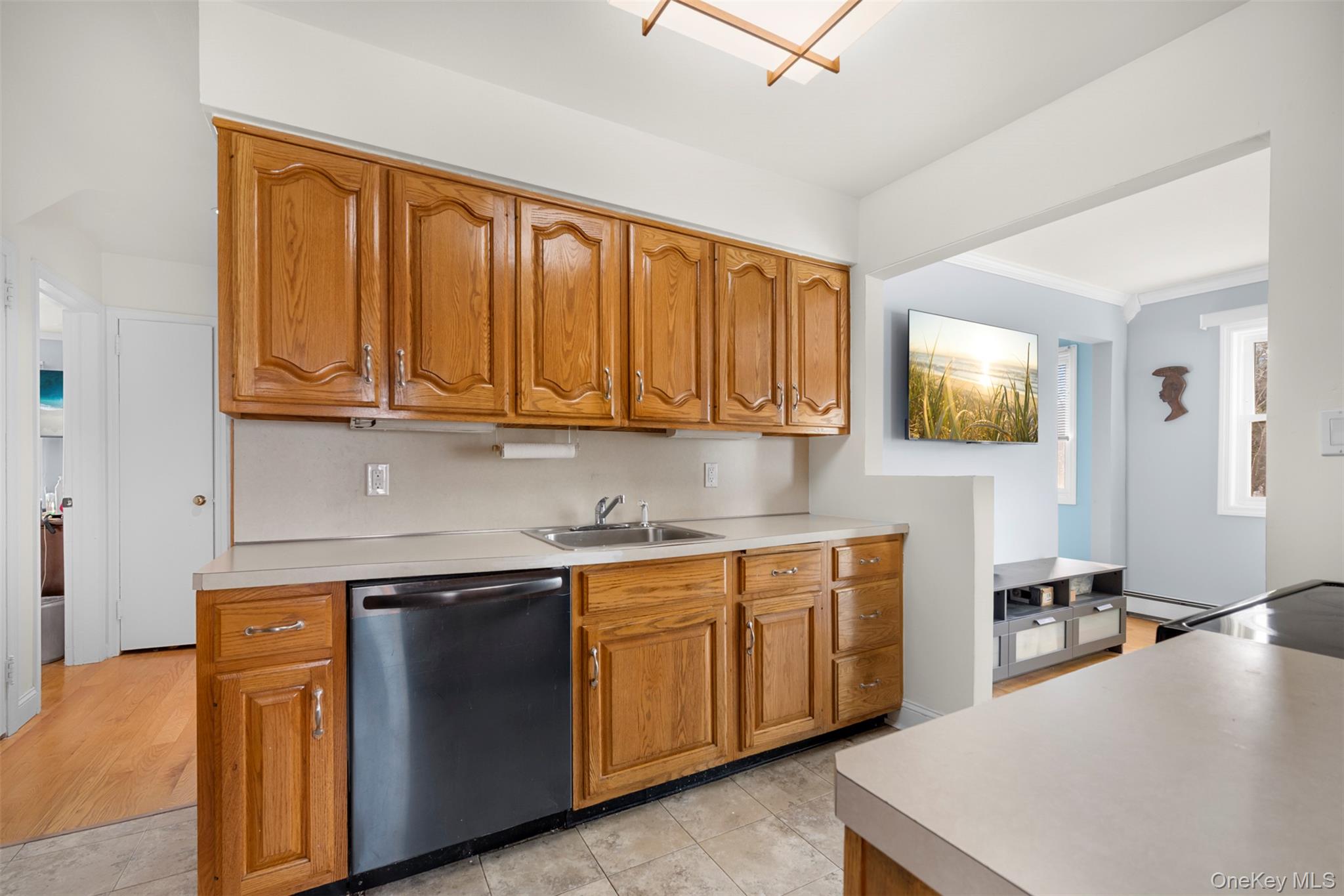 #12 photo, 96 East Avenue, Freeport , NY 11520