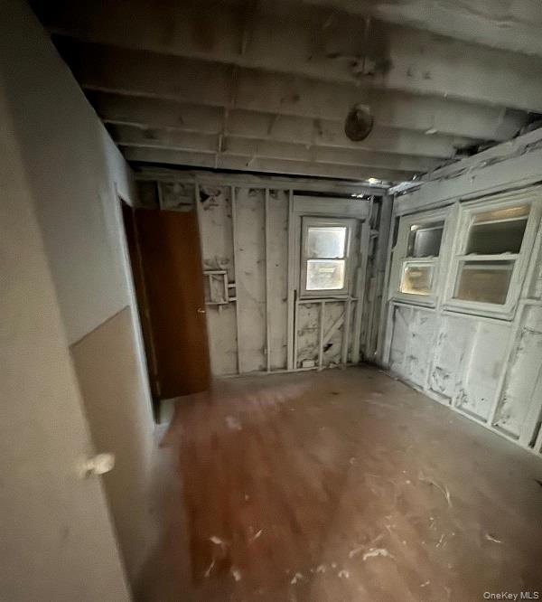 #4 photo, 20 Somerset Road, Amityville , NY 11701