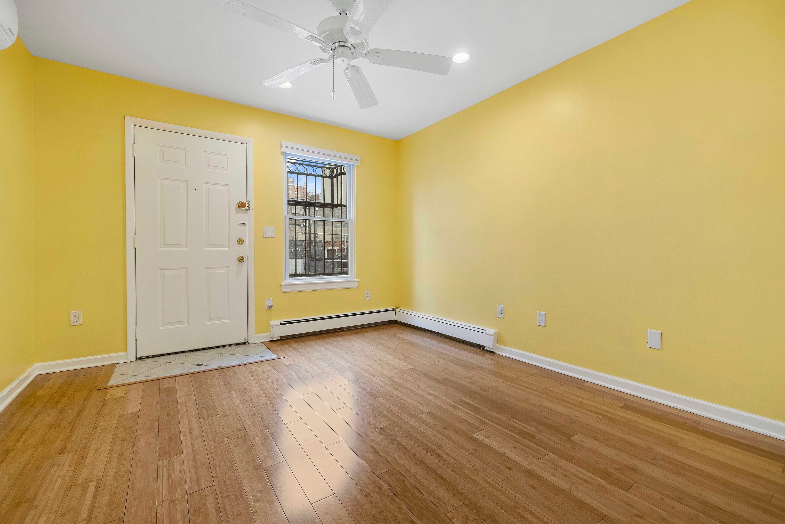 #7 photo, 231 E 110th Street, 맨해튼 East Harlem , NY 10029