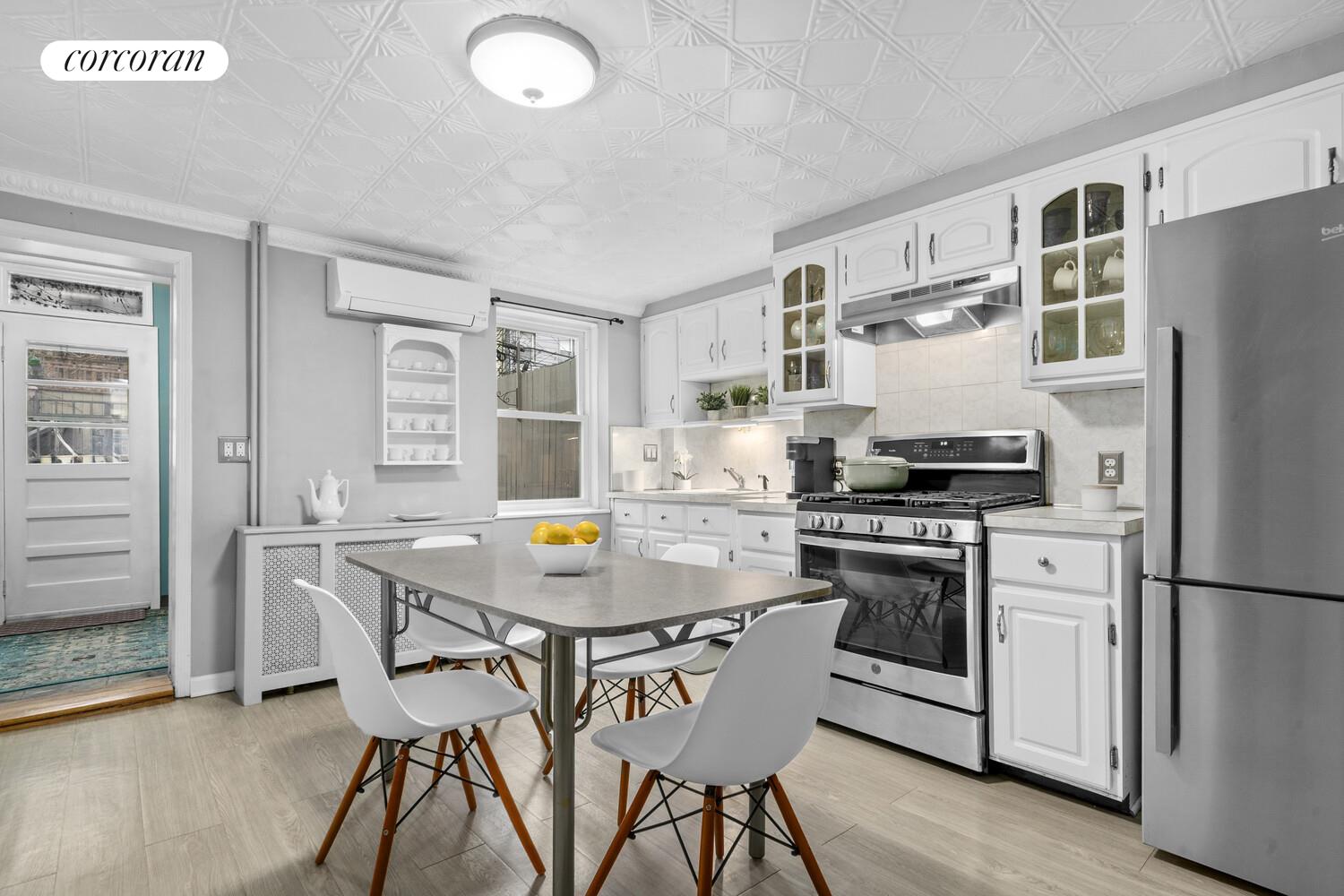 #8 photo, 75 2ND Street, Carroll Gardens , NY 11231