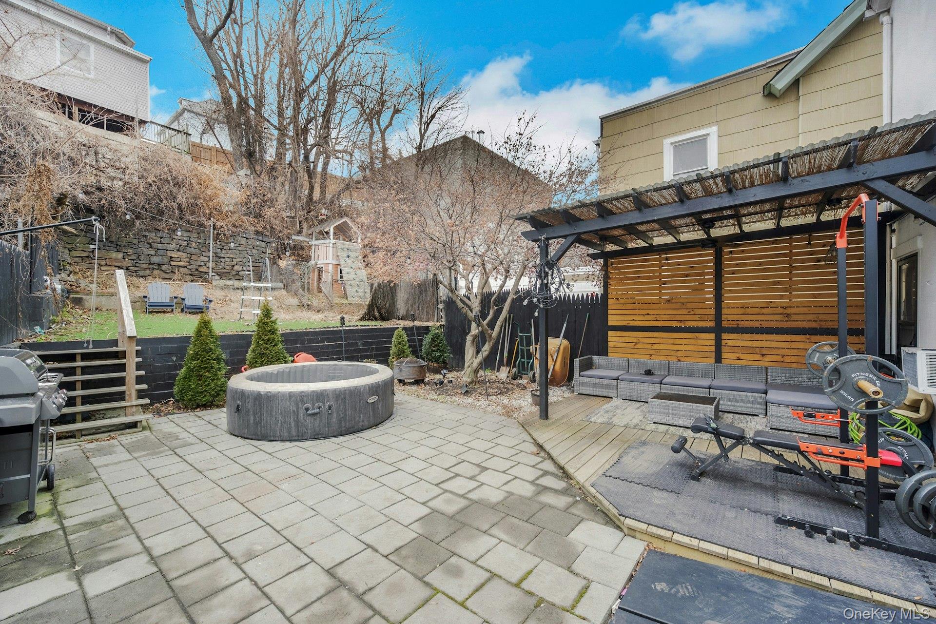 #2 photo, 10 Everett Street, New Rochelle , NY 10801