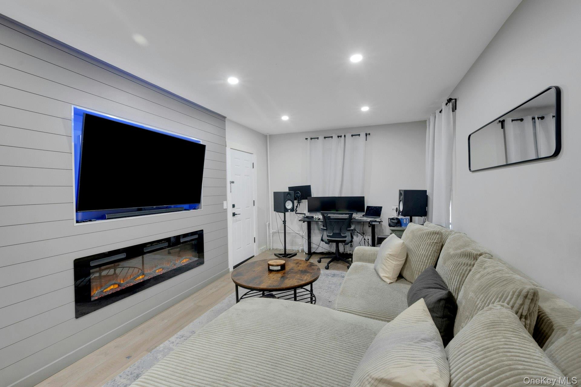 #4 photo, 10 Everett Street, New Rochelle , NY 10801