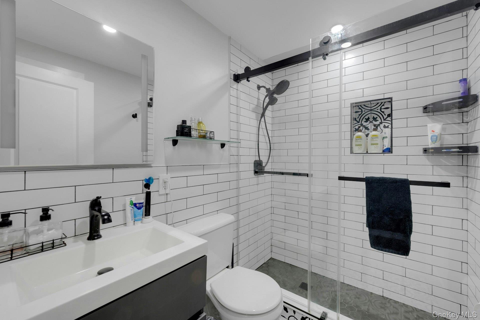 #8 photo, 10 Everett Street, New Rochelle , NY 10801