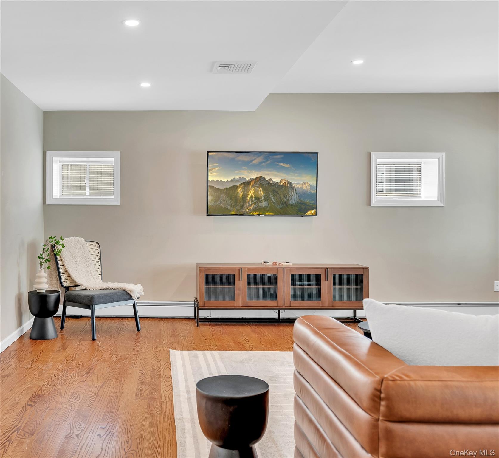 #8 photo, 53 Sheldrake Avenue, Larchmont , NY 10538