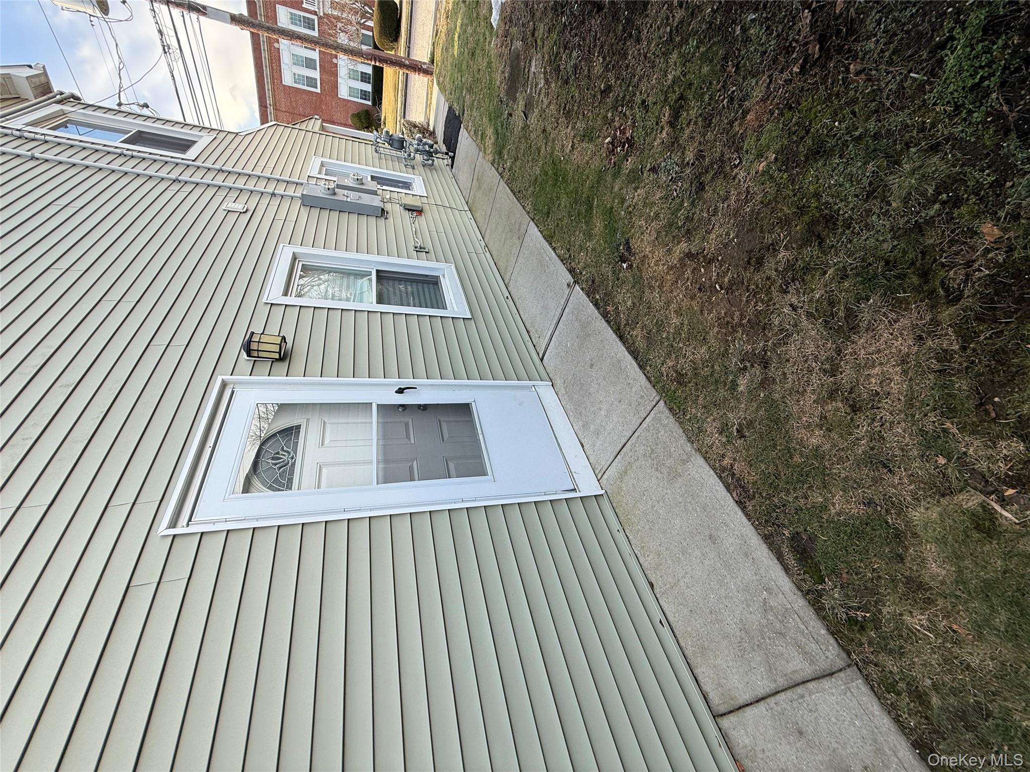 #4 photo, 2173 Jackson Avenue, Seaford , NY 11783