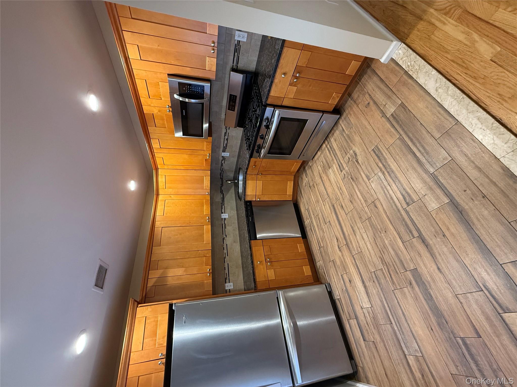 #9 photo, 2173 Jackson Avenue, Seaford , NY 11783