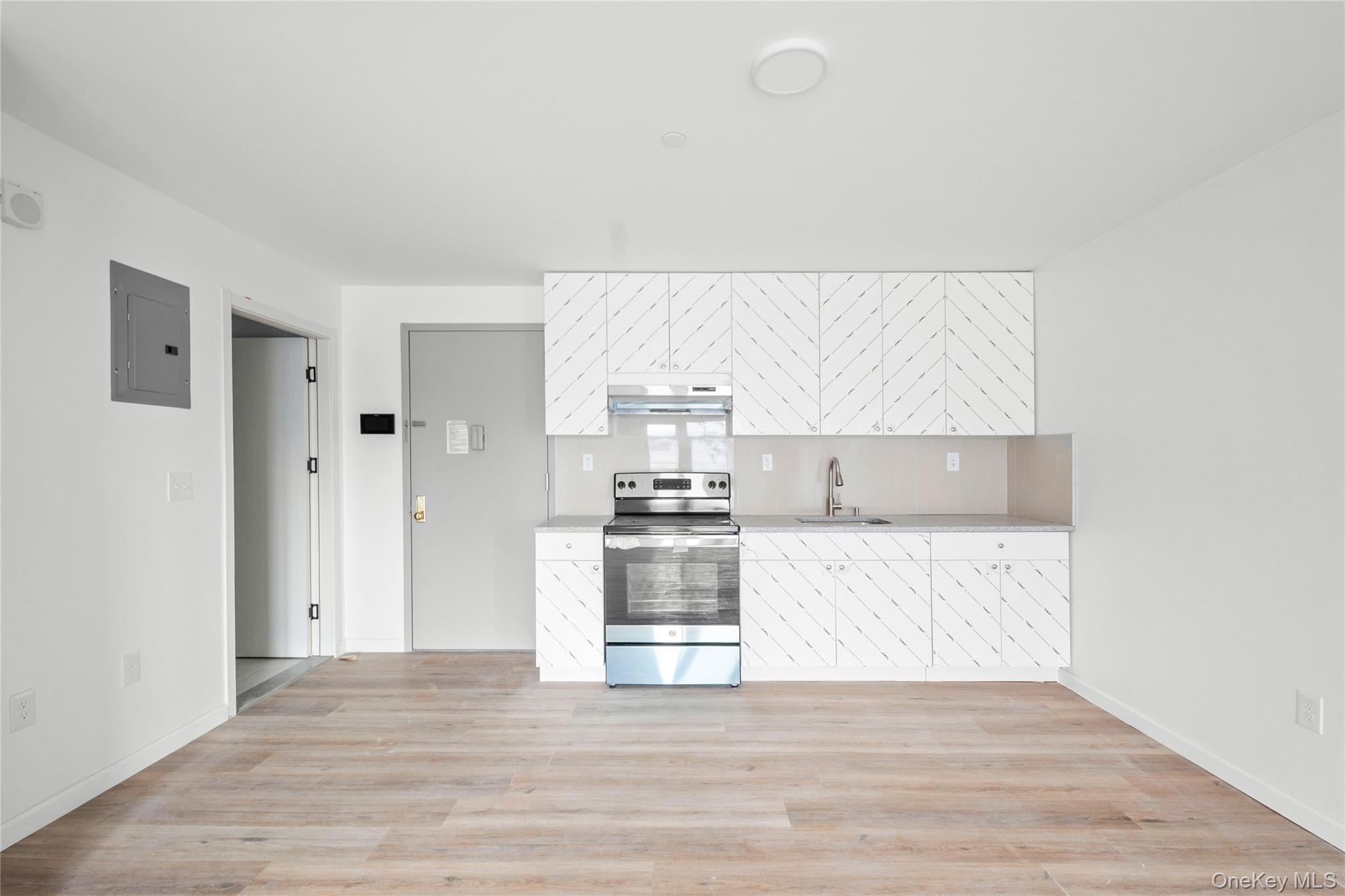 #5 photo, 70-40 45 Avenue, Elmhurst , NY 11373