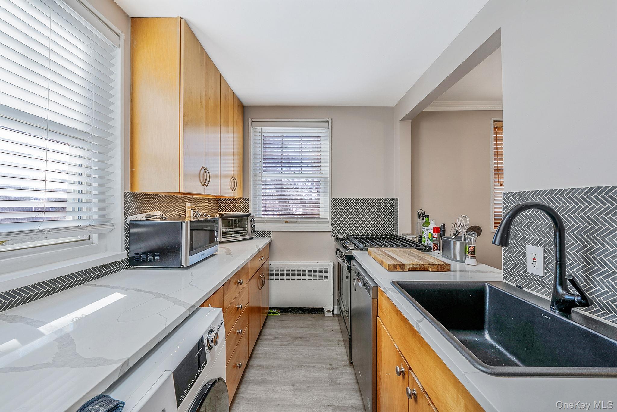 #10 photo, 251-75 61st Avenue, Little Neck , NY 11362