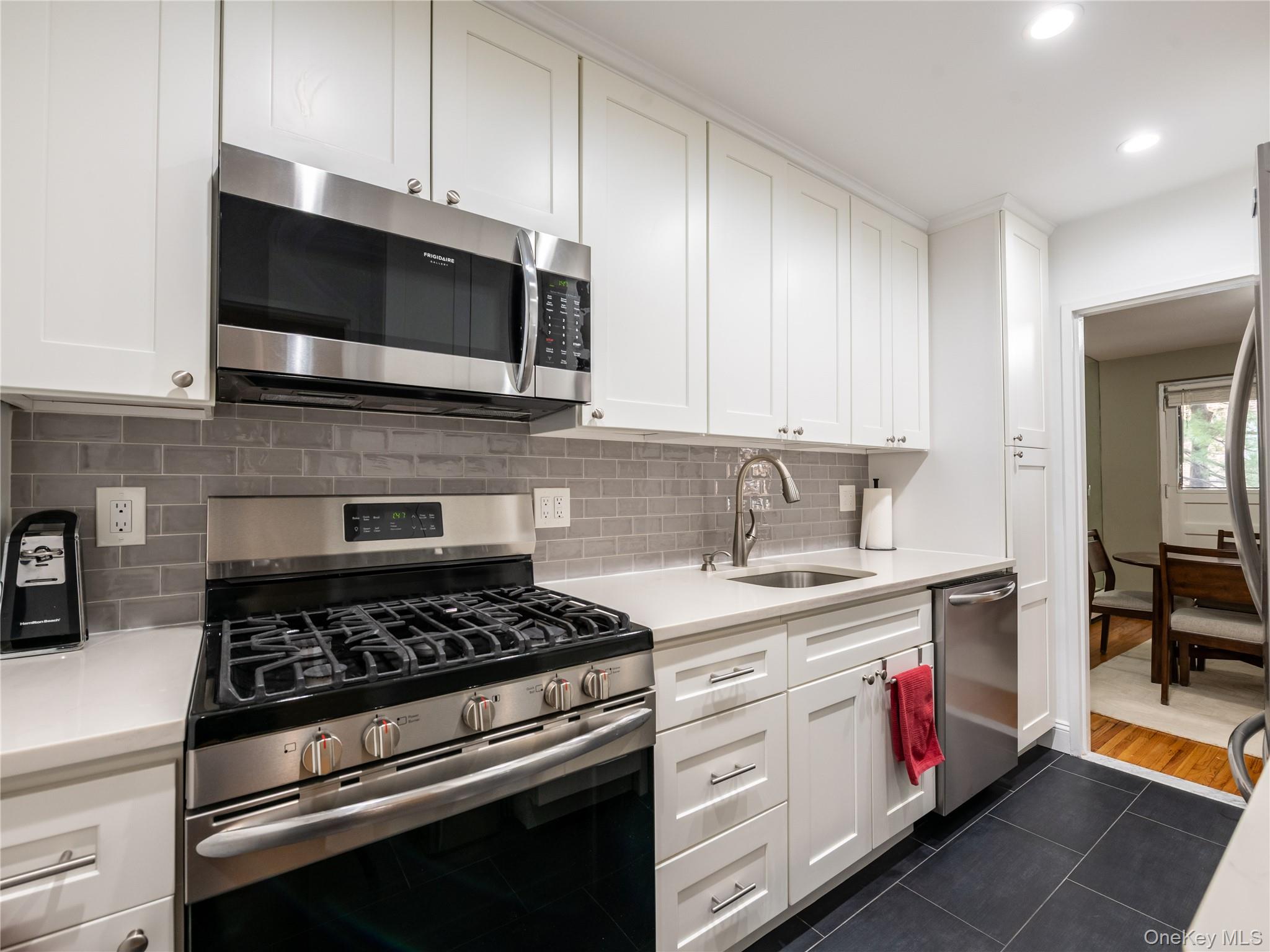 #1 photo, 25 Park Place, גרייט נק Great Neck , NY 11021