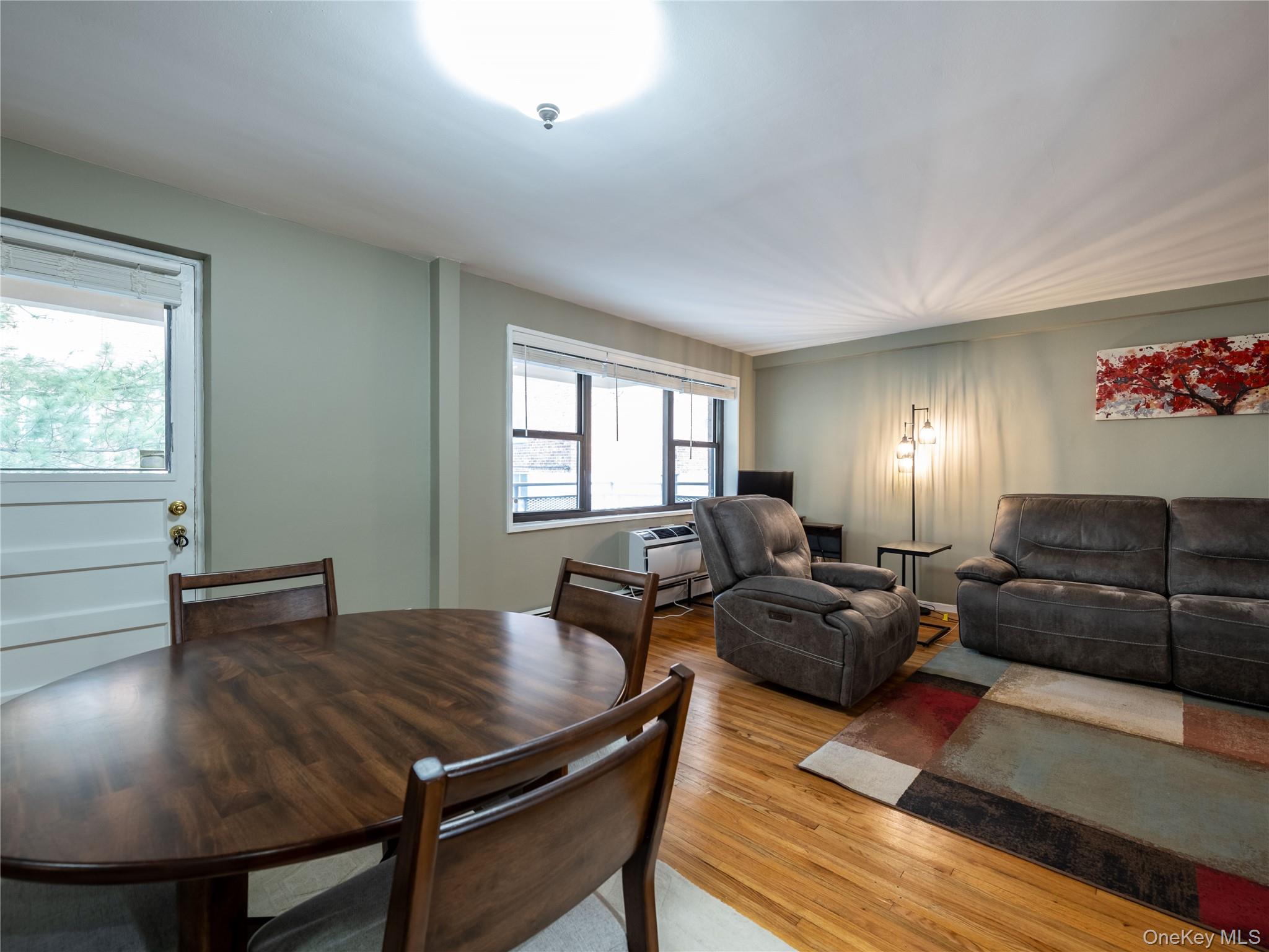 #12 photo, 25 Park Place, גרייט נק Great Neck , NY 11021