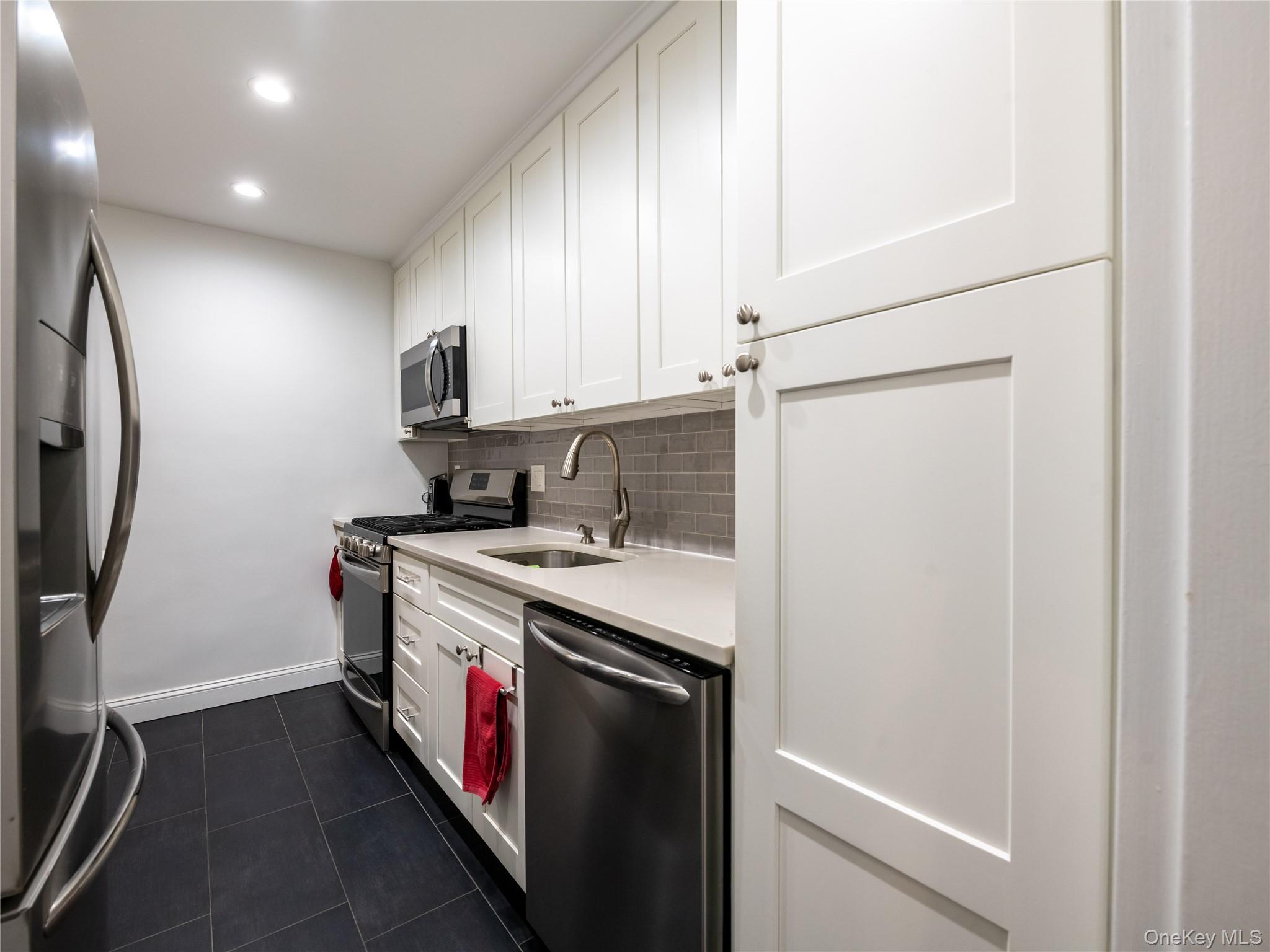 #14 photo, 25 Park Place, גרייט נק Great Neck , NY 11021