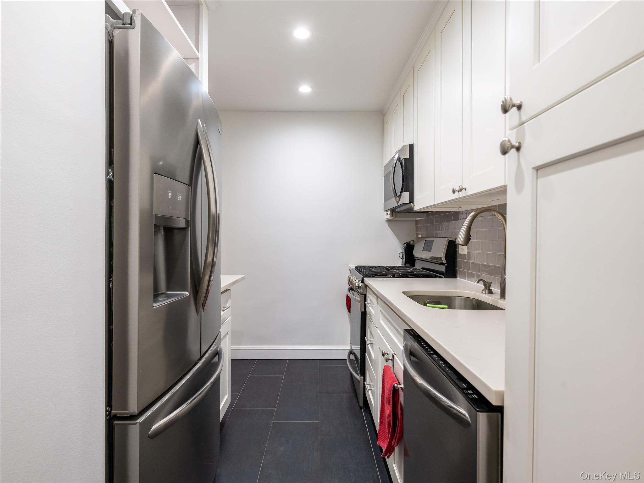 #15 photo, 25 Park Place, גרייט נק Great Neck , NY 11021