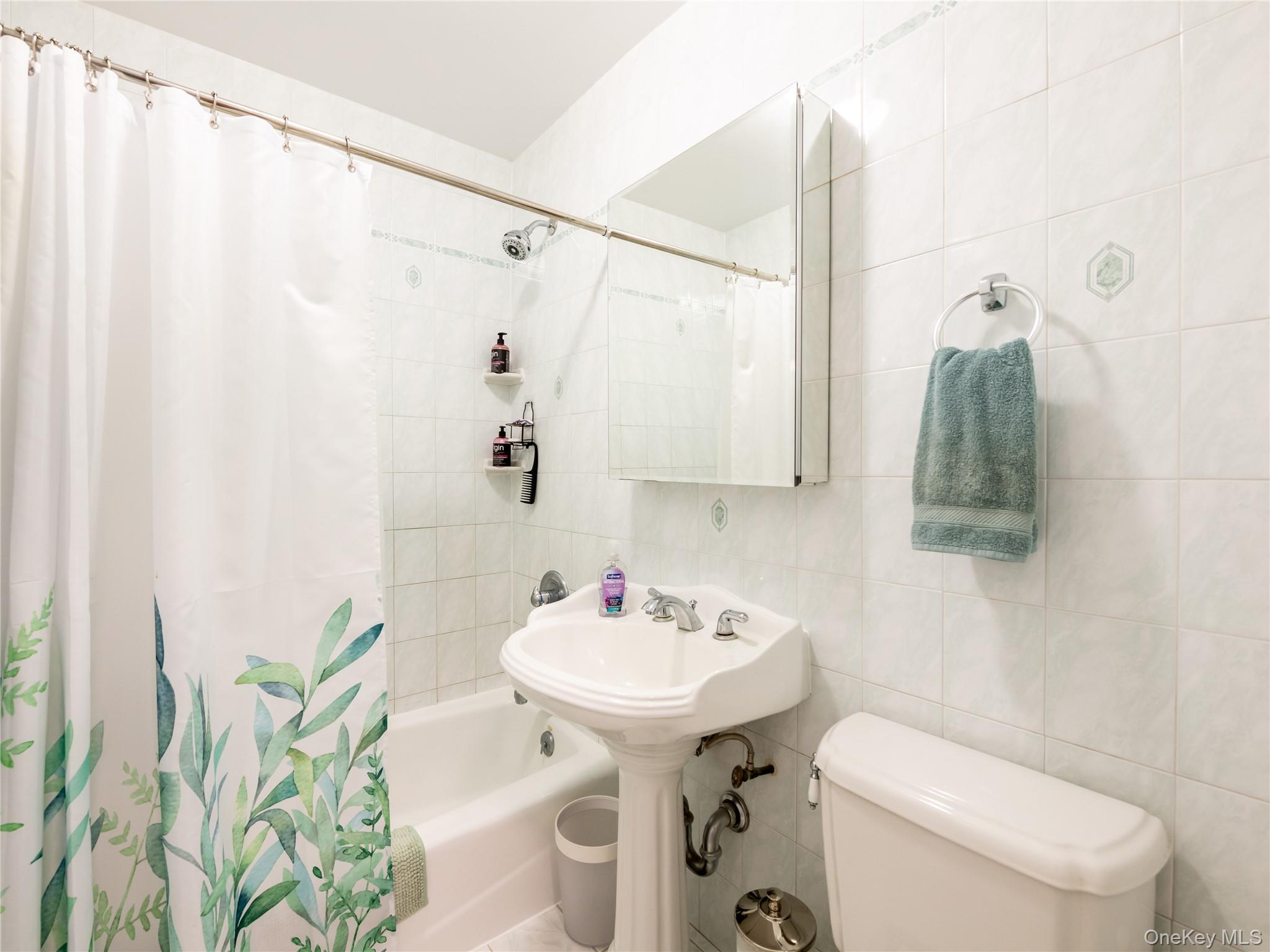 #17 photo, 25 Park Place, גרייט נק Great Neck , NY 11021