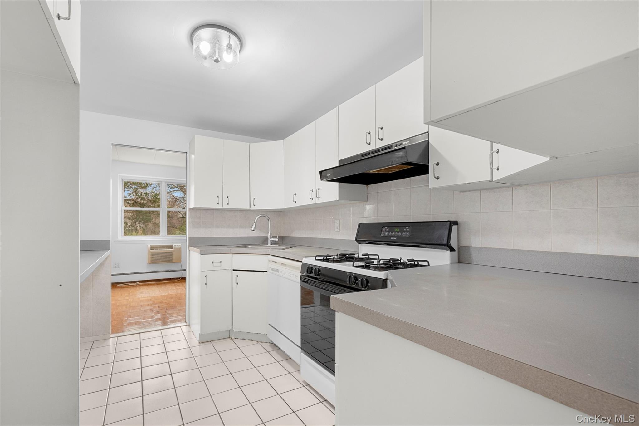 #10 photo, 10 Ipswich Avenue, ग्रेट नेक Great Neck , NY 11021