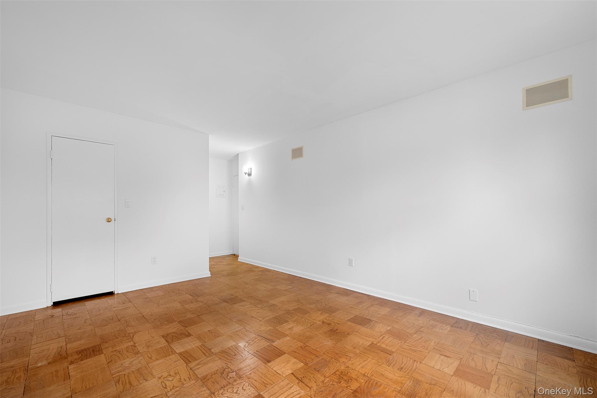 #16 photo, 10 Ipswich Avenue, ग्रेट नेक Great Neck , NY 11021