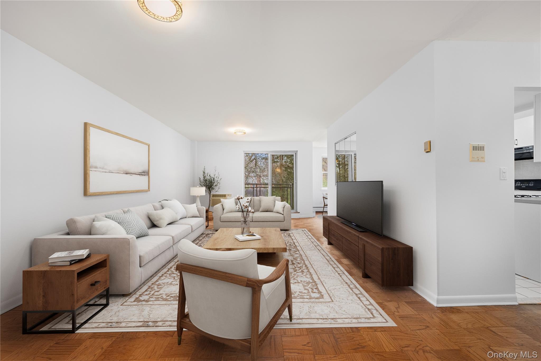 #3 photo, 10 Ipswich Avenue, ग्रेट नेक Great Neck , NY 11021