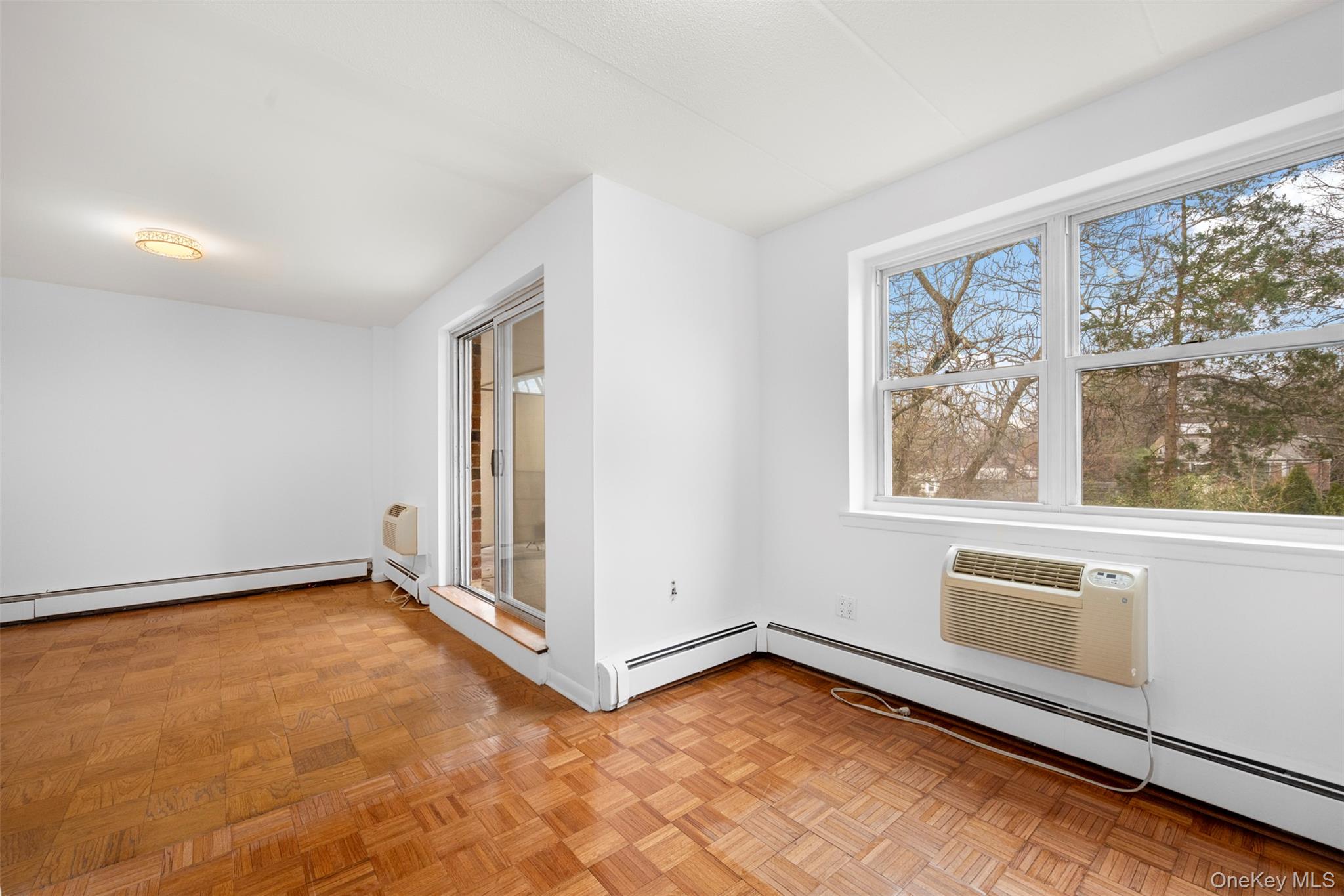 #5 photo, 10 Ipswich Avenue, ग्रेट नेक Great Neck , NY 11021