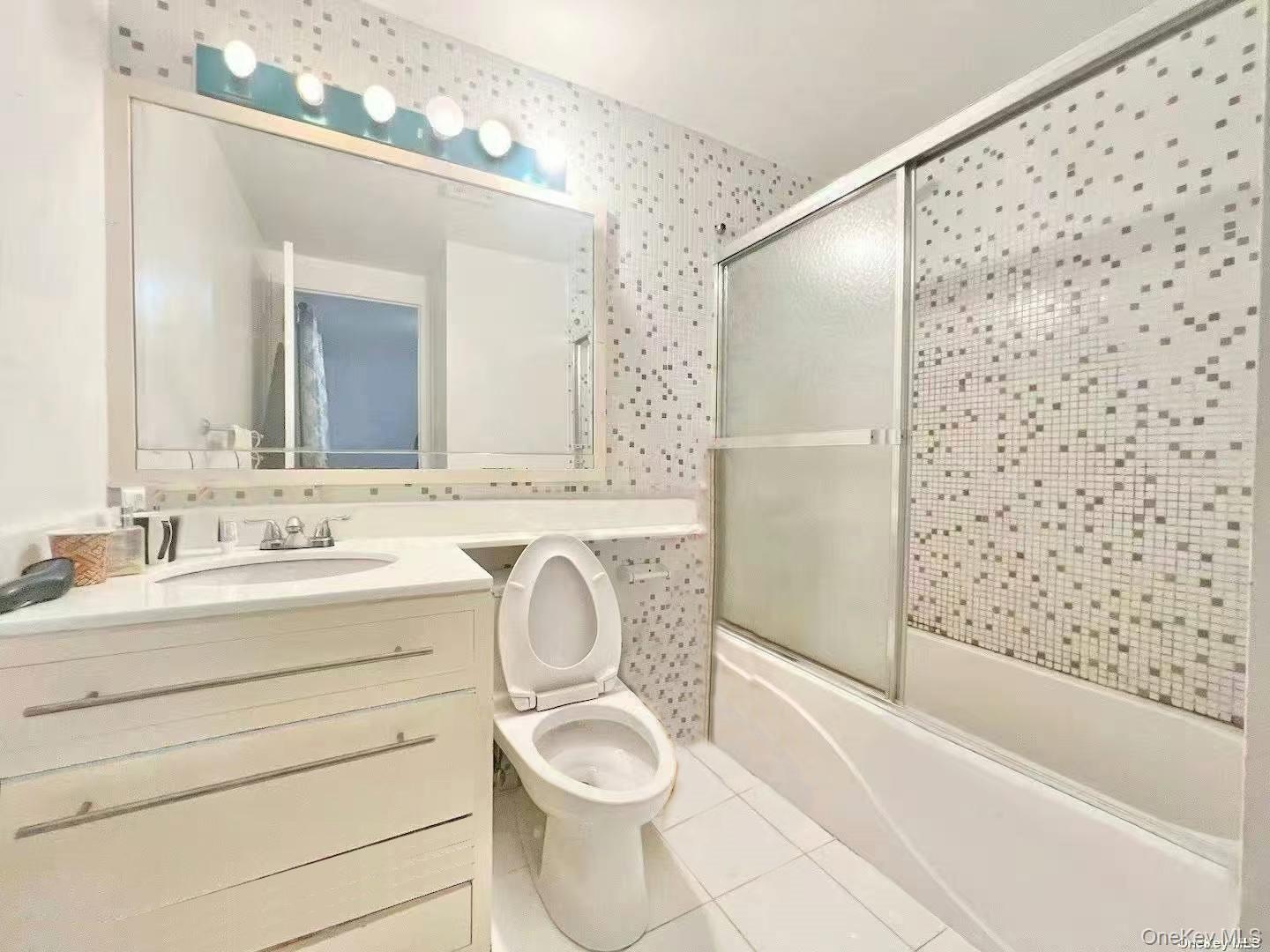 #4 photo, 13203 Sanford Avenue, Flushing , NY 11355