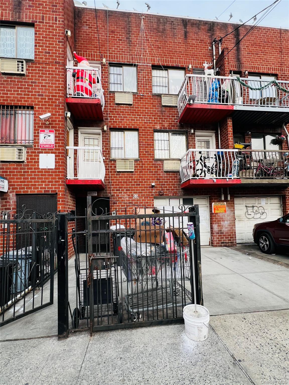 #4 photo, 40-29 97 Street, Corona , NY 11368