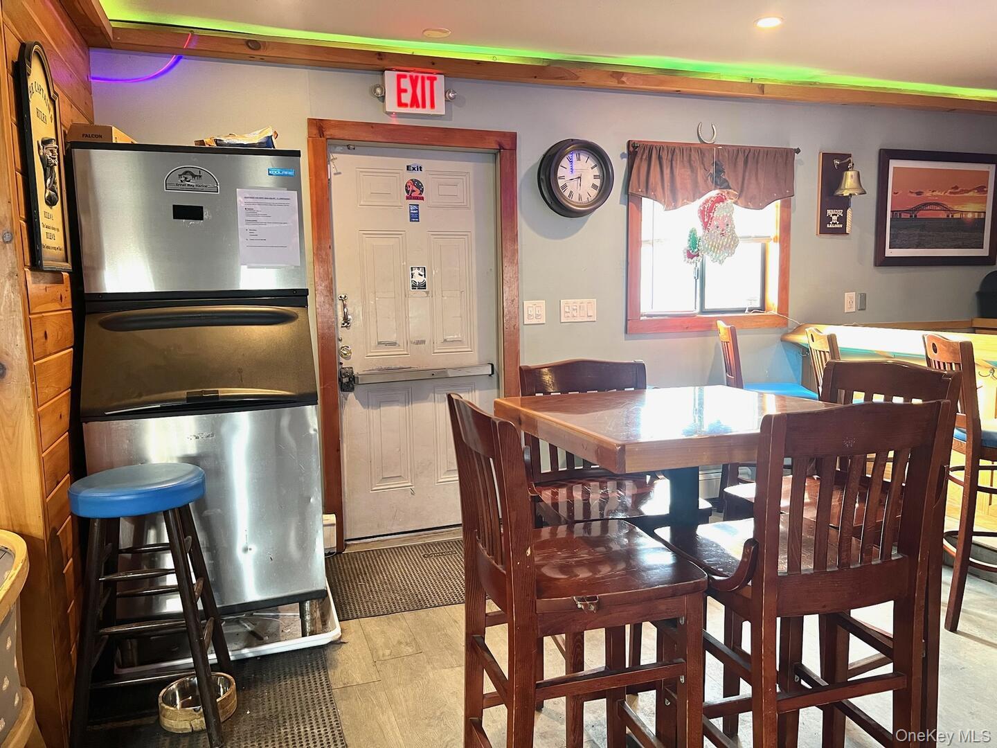 #11 photo, 10 Hawley Avenue, 롱 아일랜드 West Islip , NY 11795