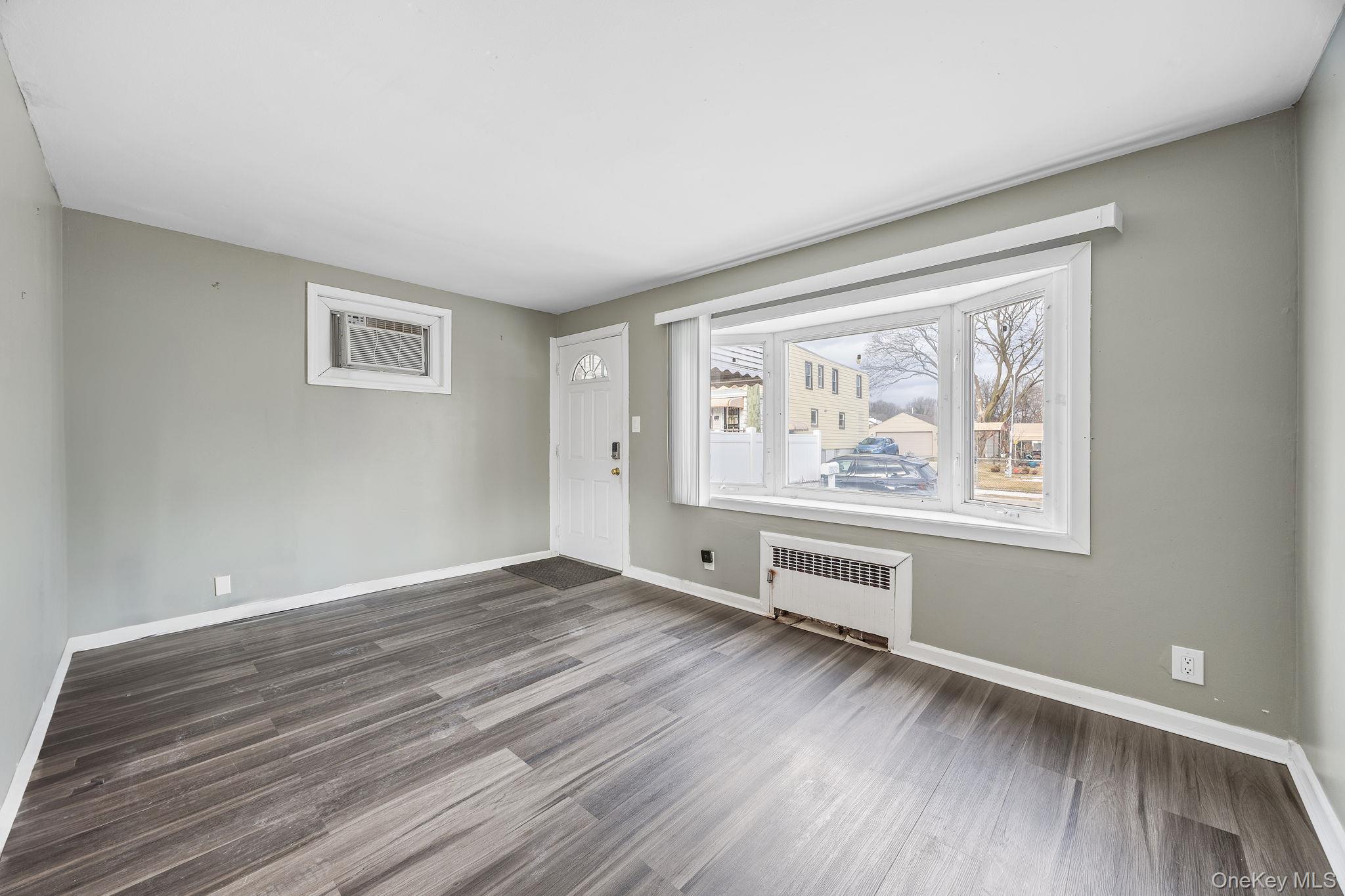 #4 photo, 97-38 Bristol Avenue, 皇后區 奧松公園 Ozone Park , NY 11417