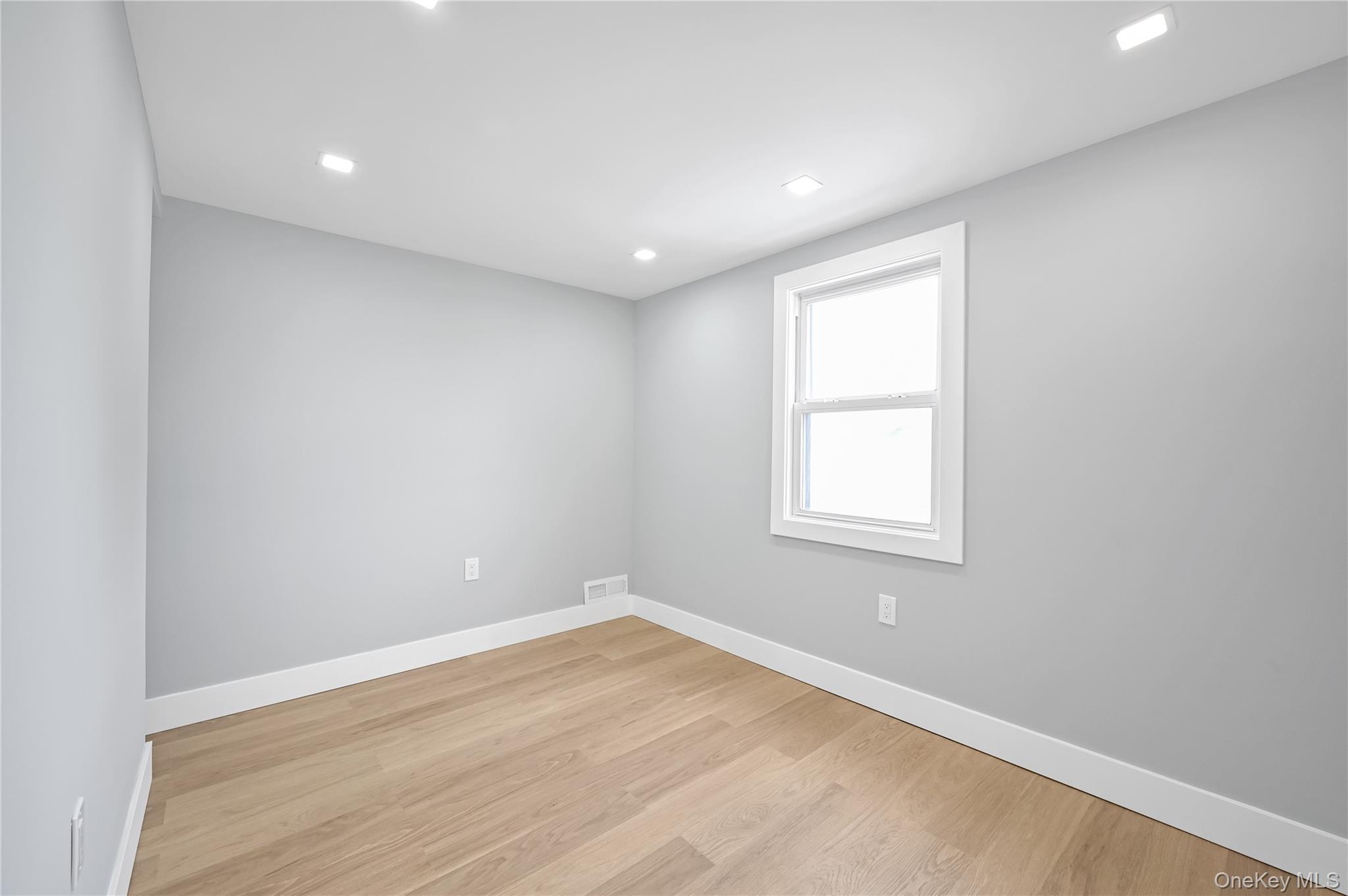 #12 photo, 179 Hoffman Avenue, Elmont , NY 11003