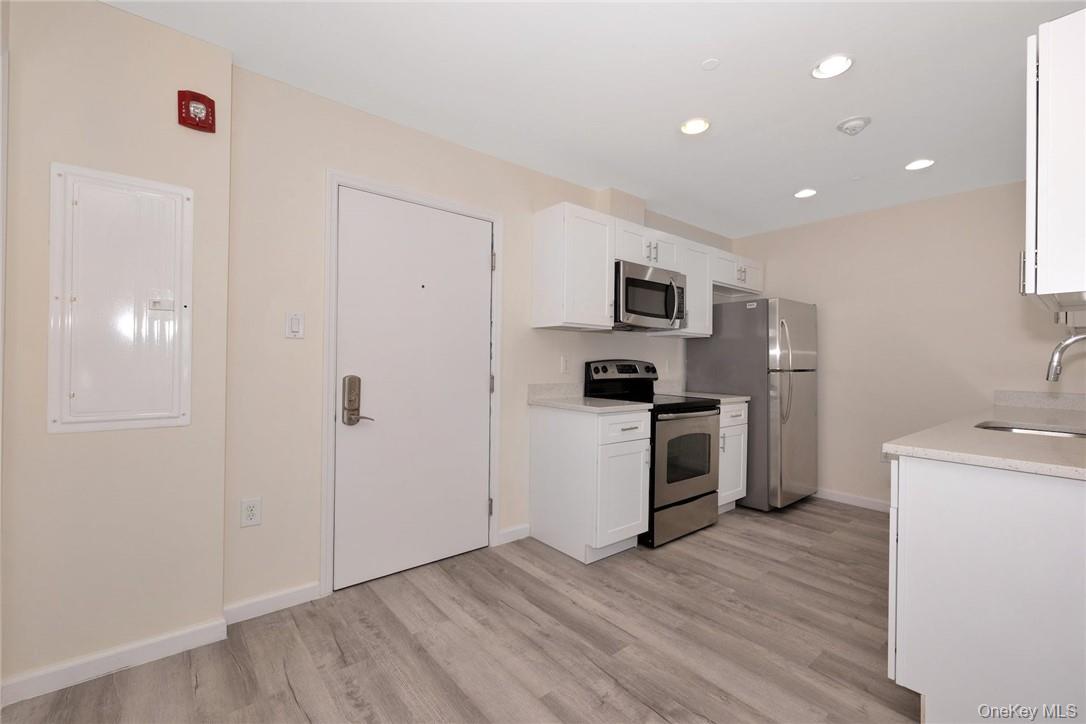 #14 photo, 68 Lake Street, White Plains , NY 10603