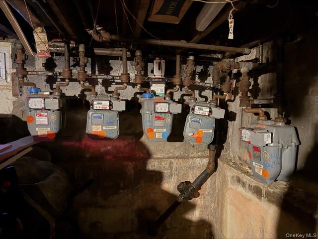 #18 photo, 2832 Harding Avenue, Bronx , NY 10465