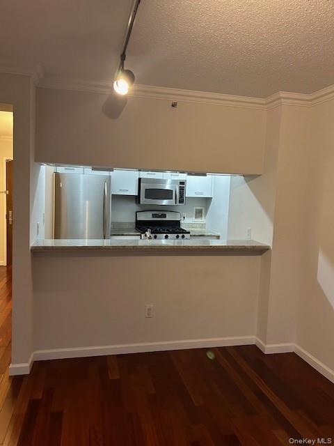 #8 photo, 4 Martine Avenue, White Plains , NY 10606