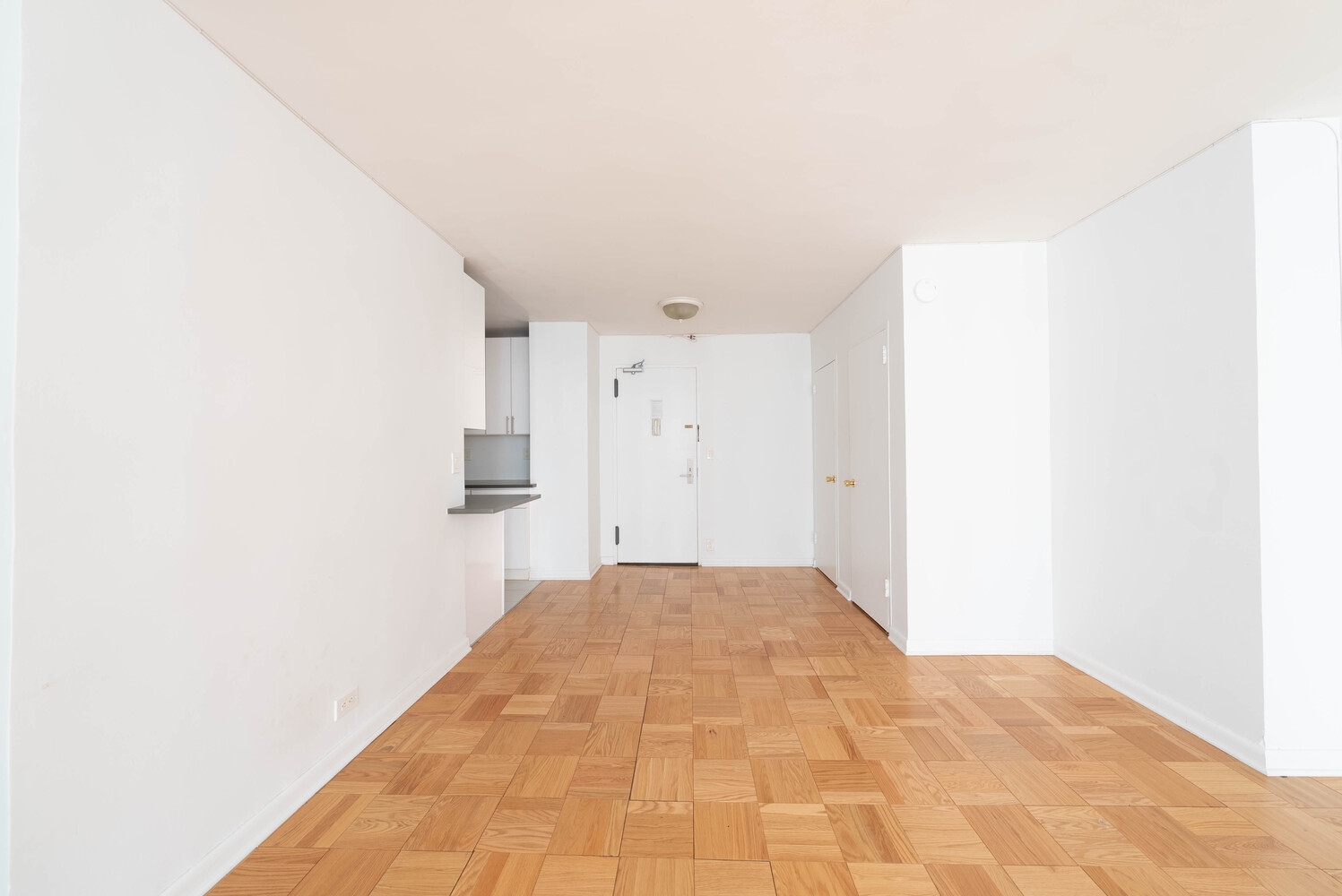 #7 photo, 77 W 55TH Street, Midtown , NY 10019