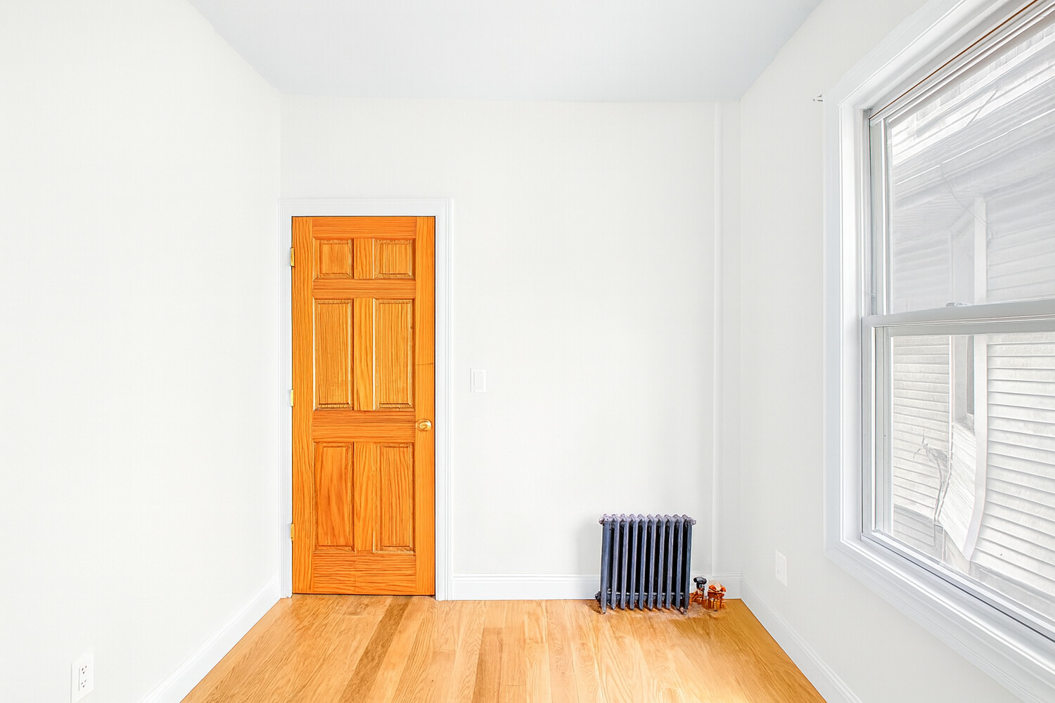 #11 photo, 405 E 2ND Street, Kensington , NY 11218