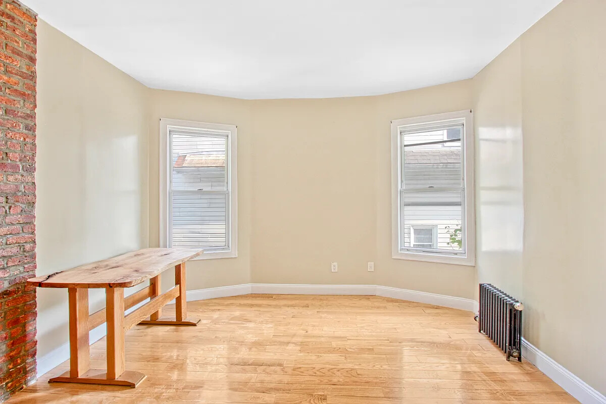 #2 photo, 405 E 2ND Street, Kensington , NY 11218