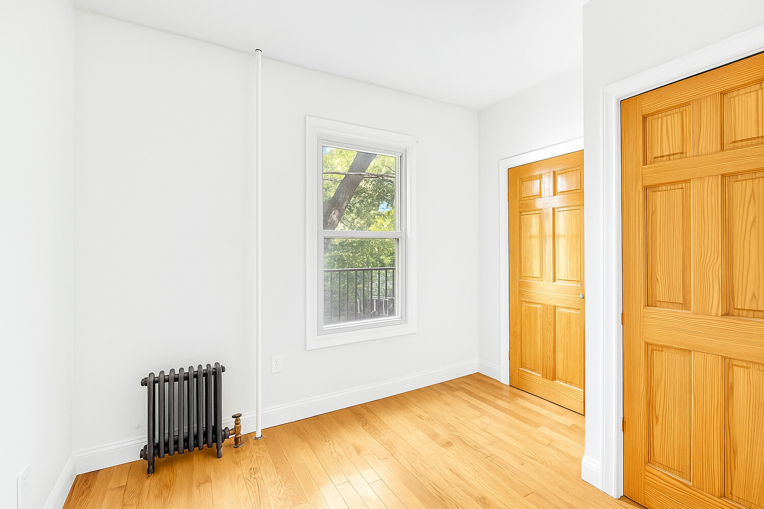 #9 photo, 405 E 2ND Street, Kensington , NY 11218