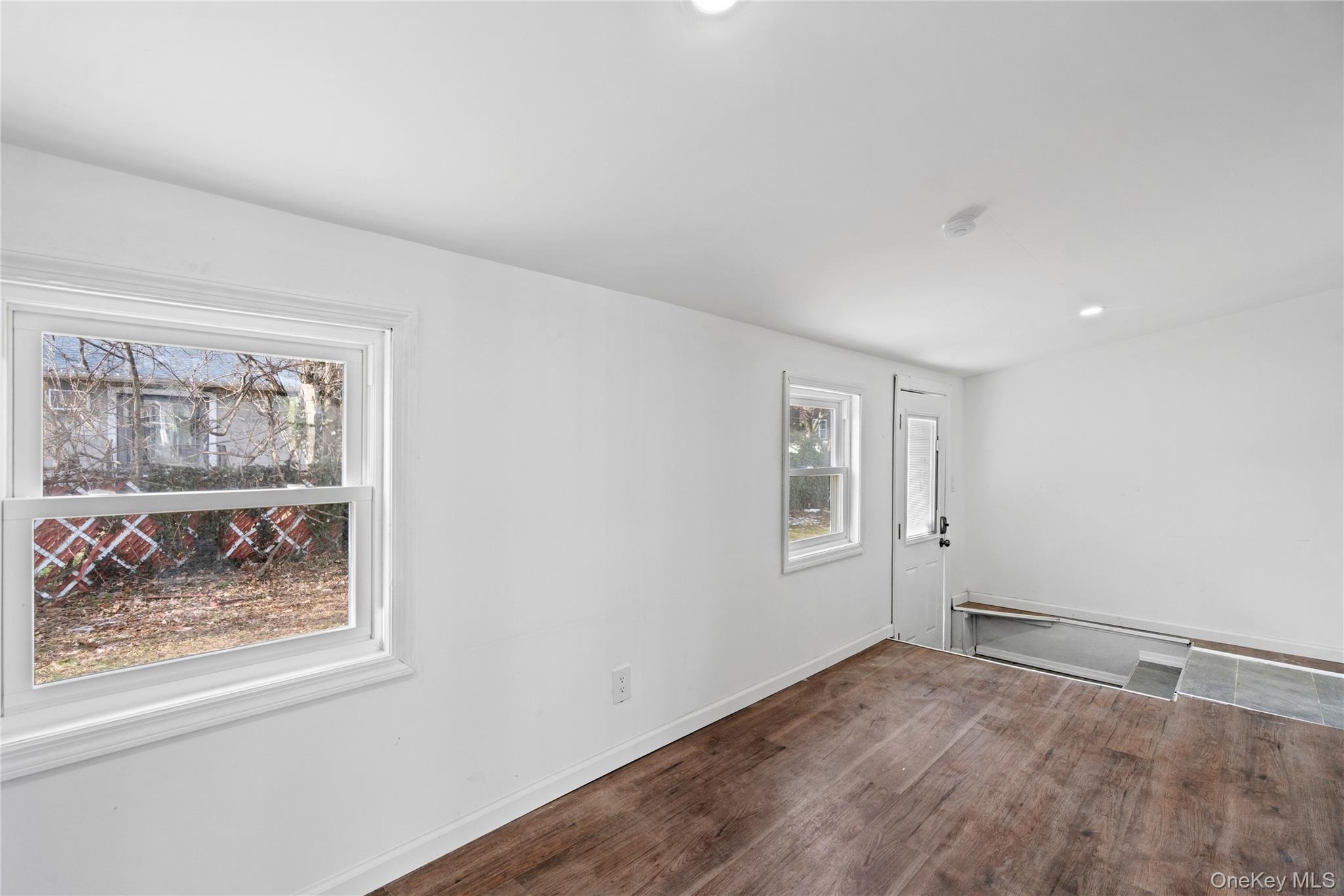 #13 photo, 10 S 30th Street, سوفولك Wyandanch , NY 11798