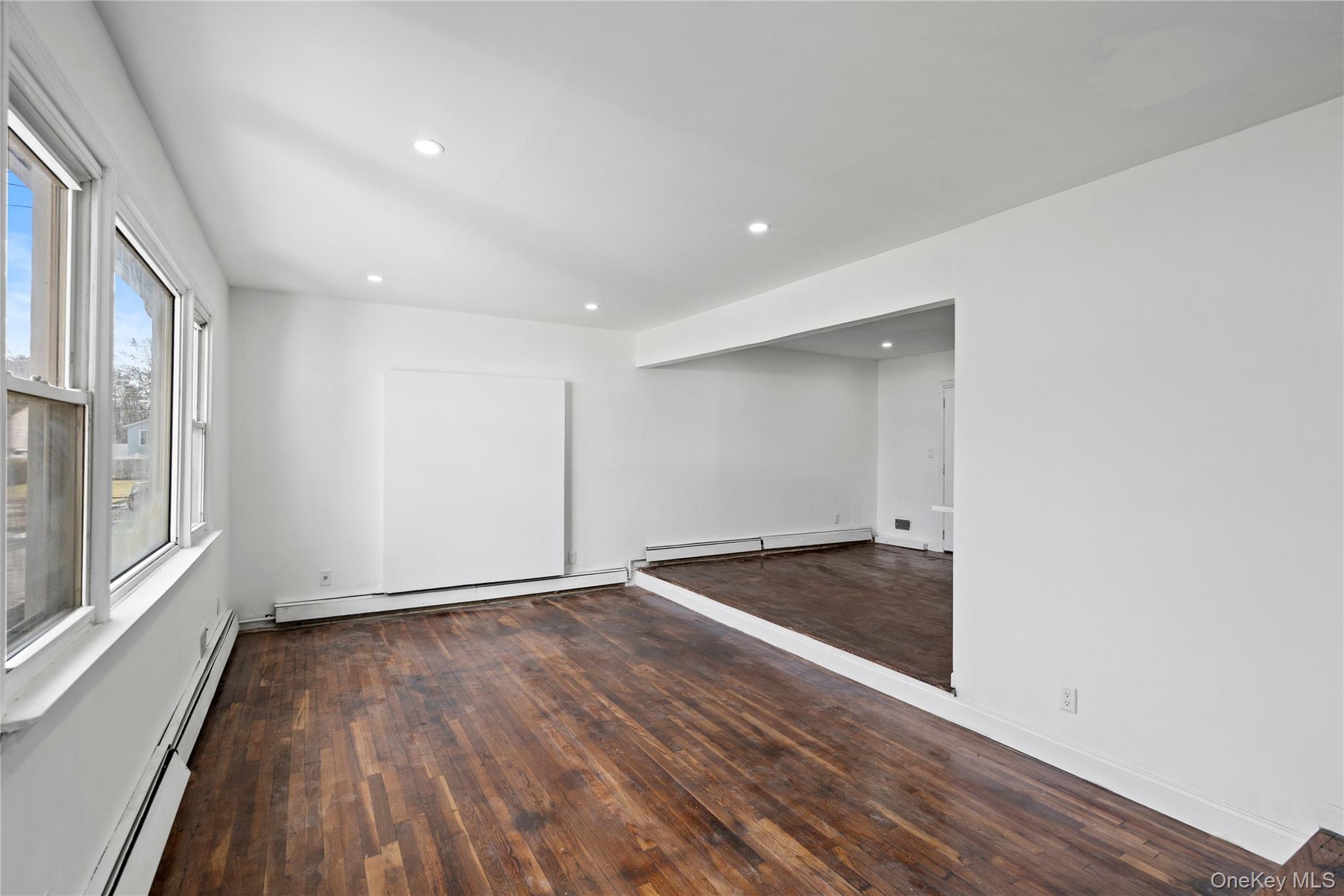 #7 photo, 10 S 30th Street, سوفولك Wyandanch , NY 11798