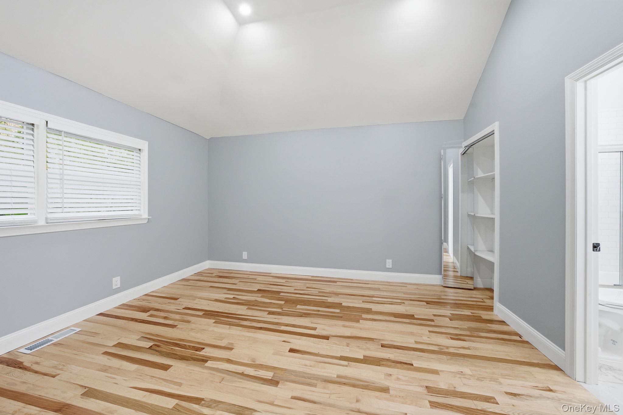 #12 photo, 2489 Beltagh Avenue, 長島 Bellmore , NY 11710