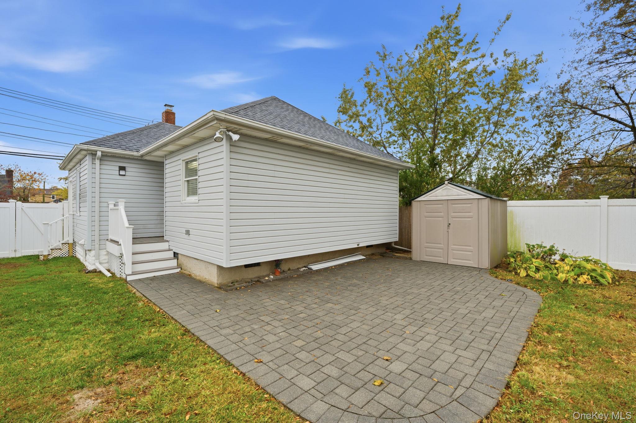 #17 photo, 2489 Beltagh Avenue, 長島 Bellmore , NY 11710