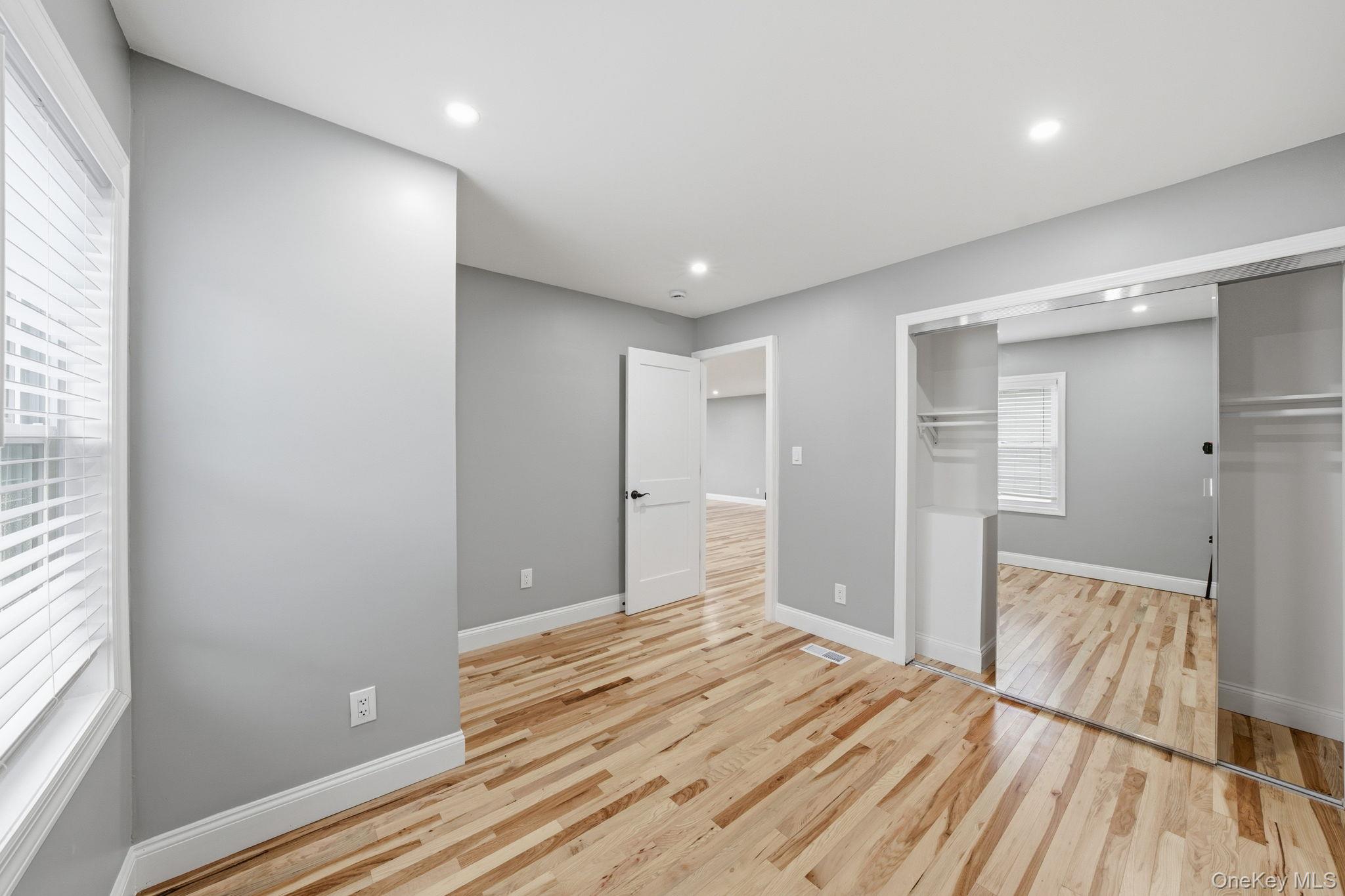 #8 photo, 2489 Beltagh Avenue, 長島 Bellmore , NY 11710