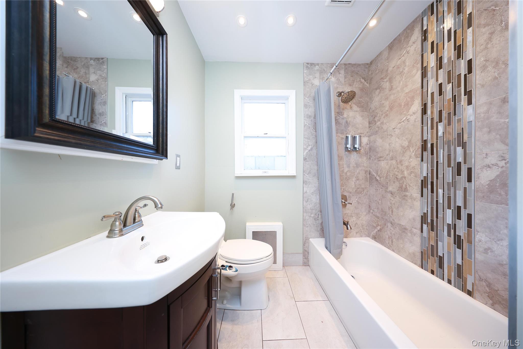 #20 photo, 138 Ormonde Boulevard, नासाउ काउंटी Valley Stream , NY 11580