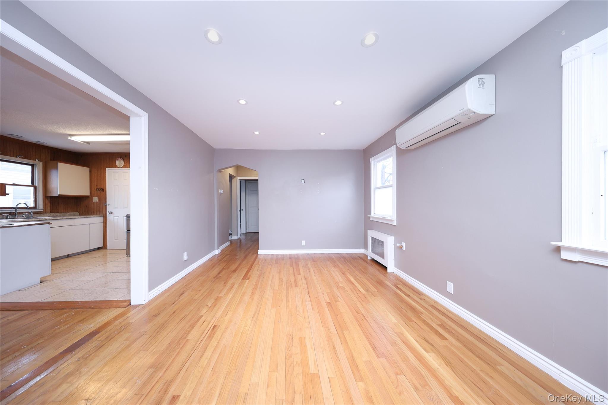 #5 photo, 138 Ormonde Boulevard, नासाउ काउंटी Valley Stream , NY 11580